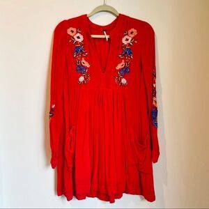 Free People Embroidered Dress w/ POCKETS!!!